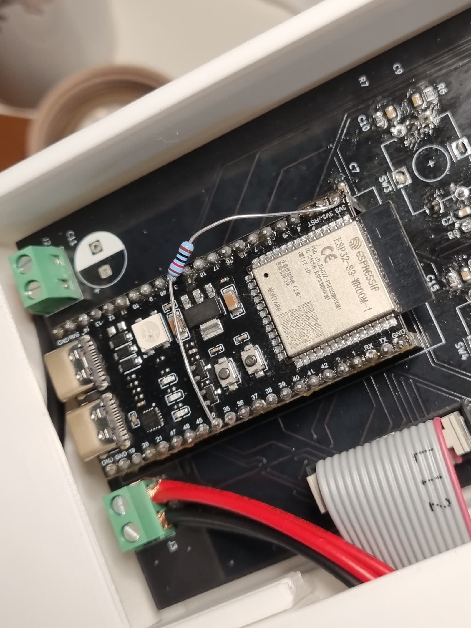 IO0에 풀업저항을 연결한 ESP32-S3 PCB